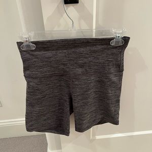 LuluLemon Align Biker short 6"
